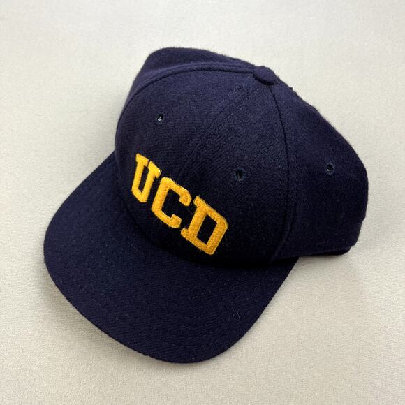 Vintage UCD Davis Hat Cap Snapback Navy Blue School Of Medicine Aggies USA 90s - Picture 1 of 10